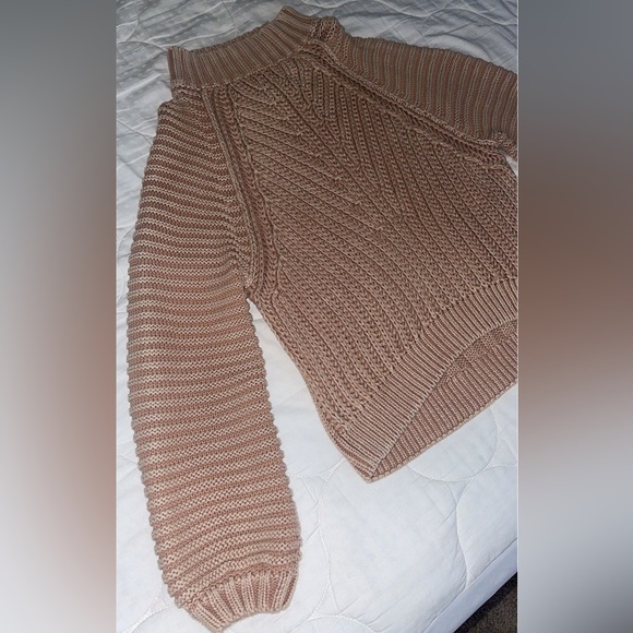 Free people sweetheart sweater 🖤 - Picture 5 of 5